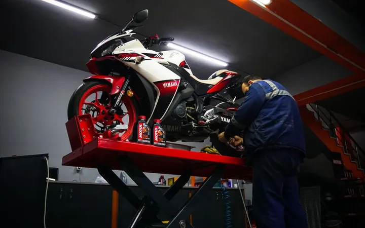 Réviser sa moto soi-même : les bons réflexes