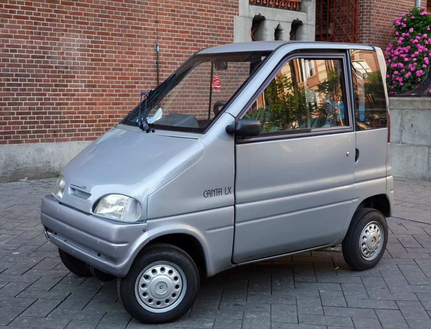 Voiture sans permis 4 places : existe-t-elle légalement ?